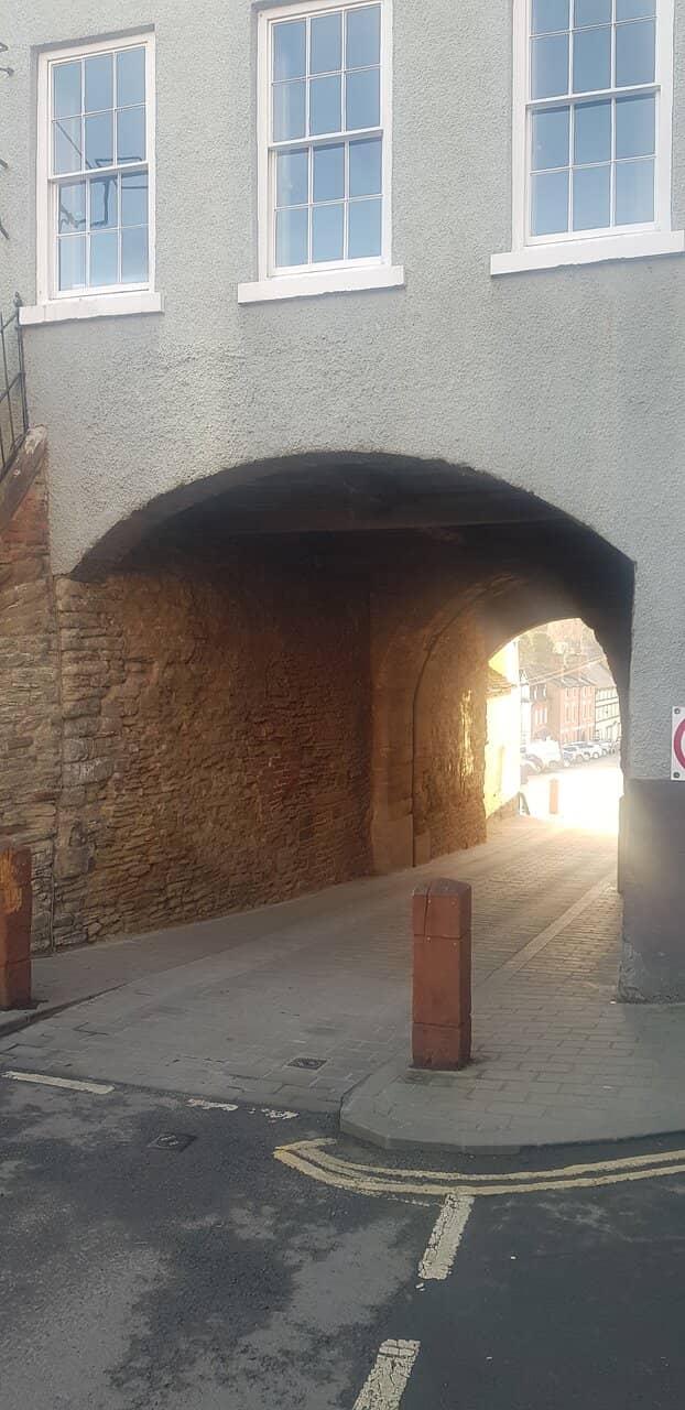 Georgian Facade vs. Medieval Core