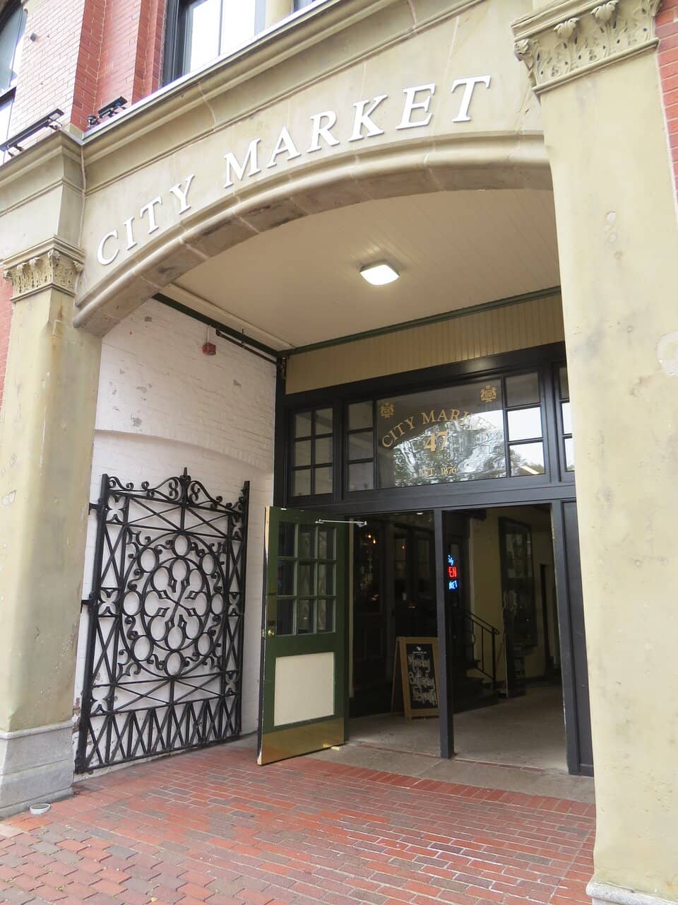 Fresh Seafood & Produce