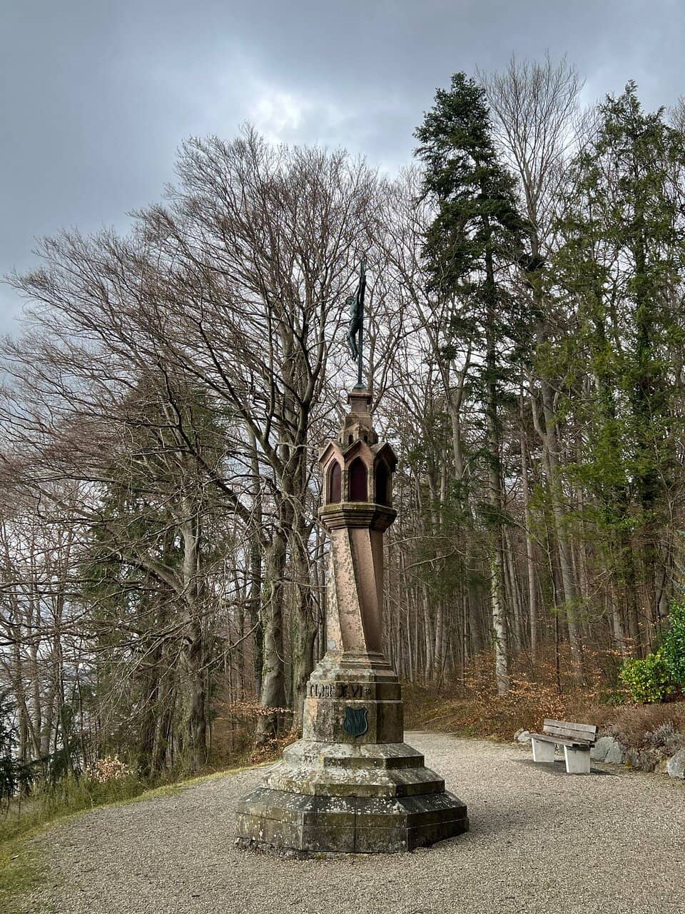 Scenic Park & Lake Views