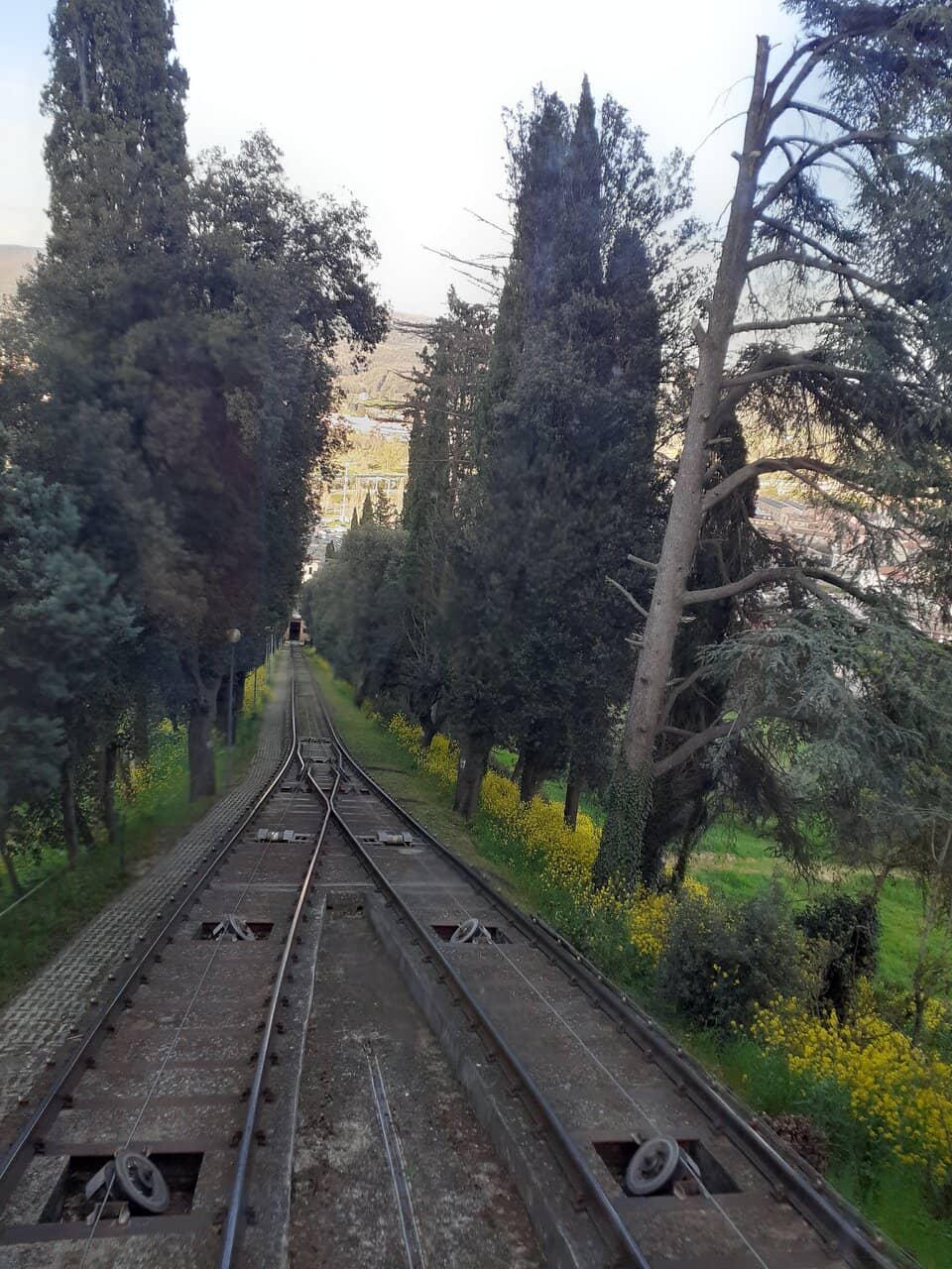 Piazza Cahen Arrival