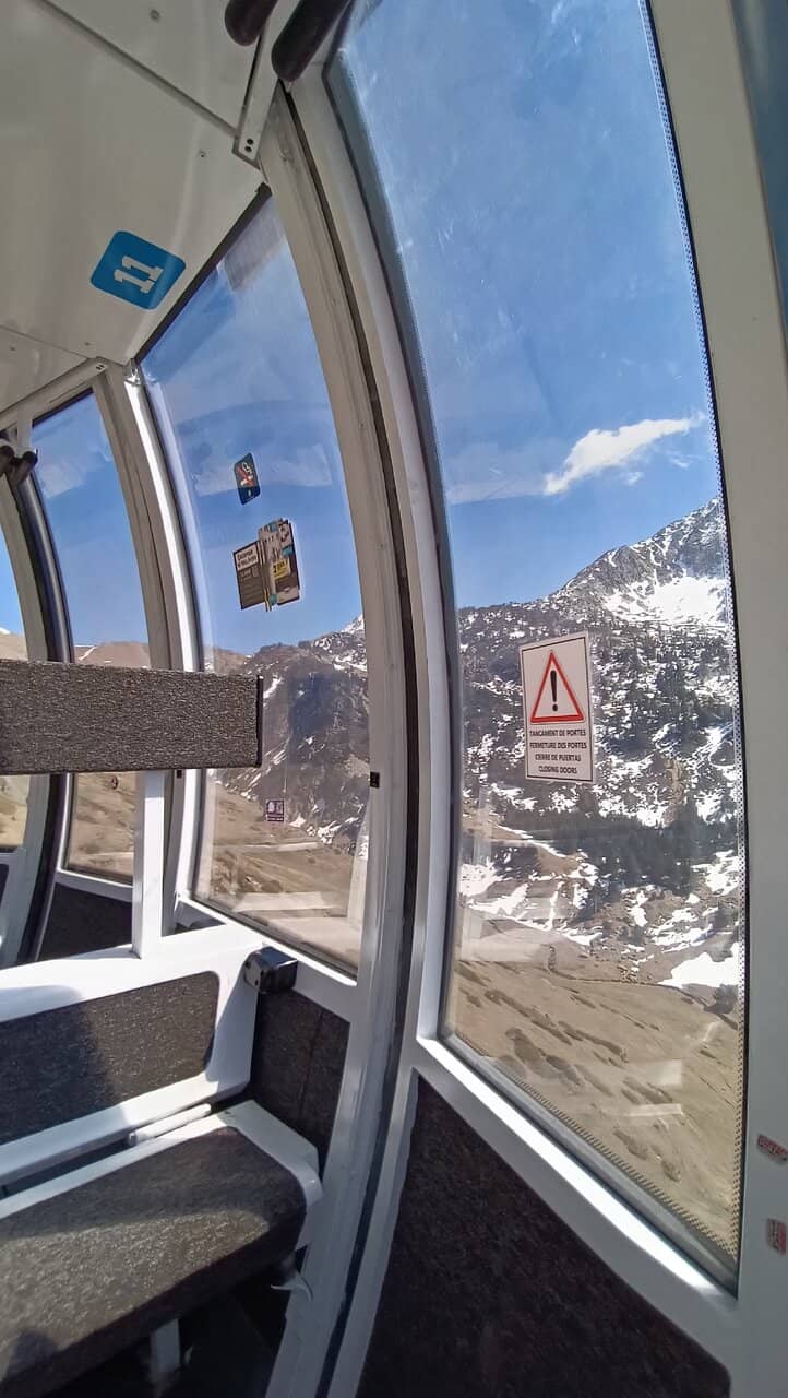 Scenic Hike to a Lake