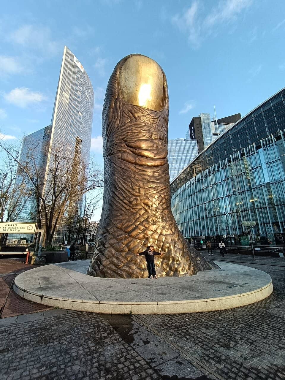 Souq Waqif's Golden Thumb