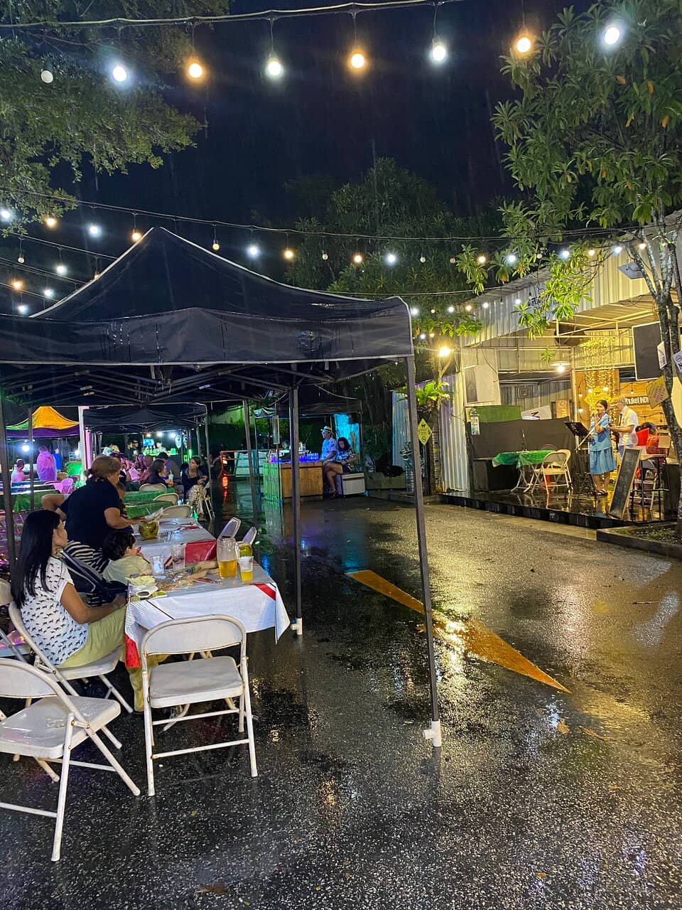 Bohemian Vibe & Local Crafts