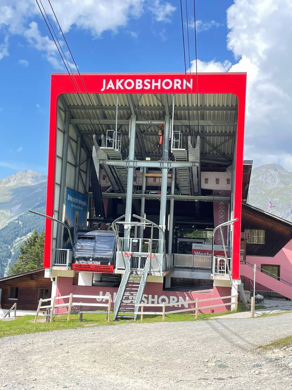 Panoramic Mountain Views