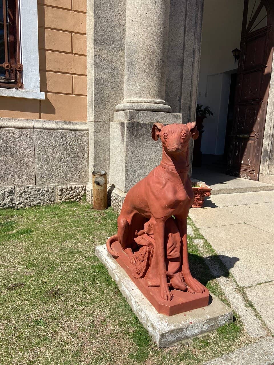 Panoramic Hill Views