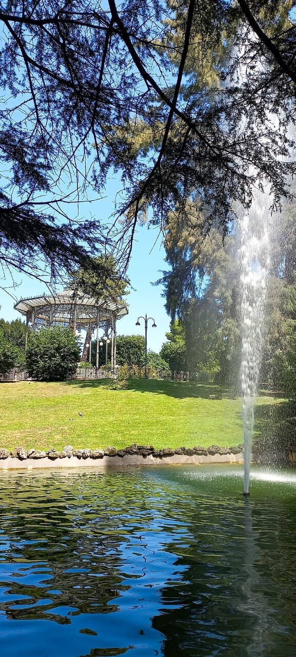 Fountains and Lake