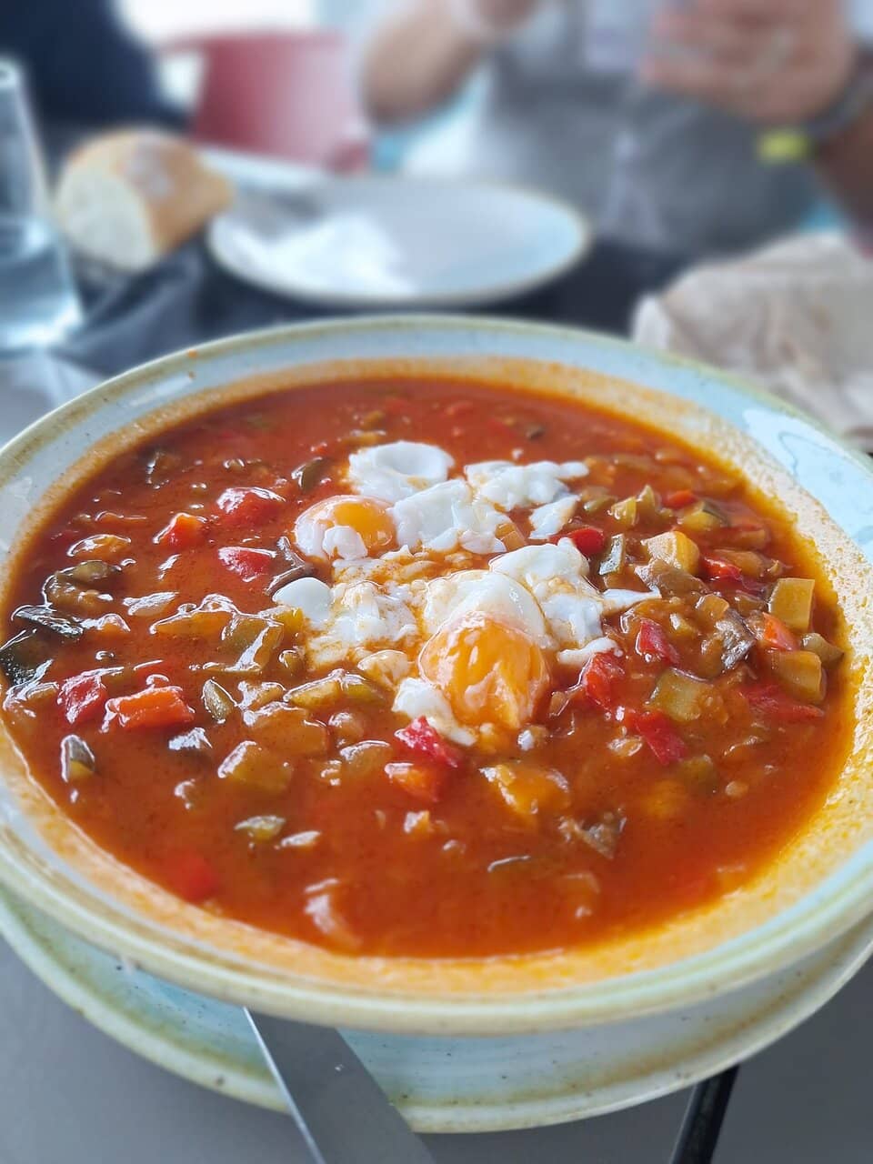 Bustling & Bright Atmosphere