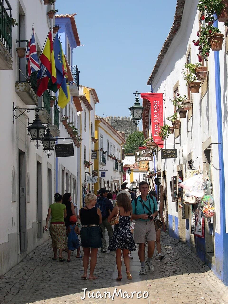 Explore Rua Direita