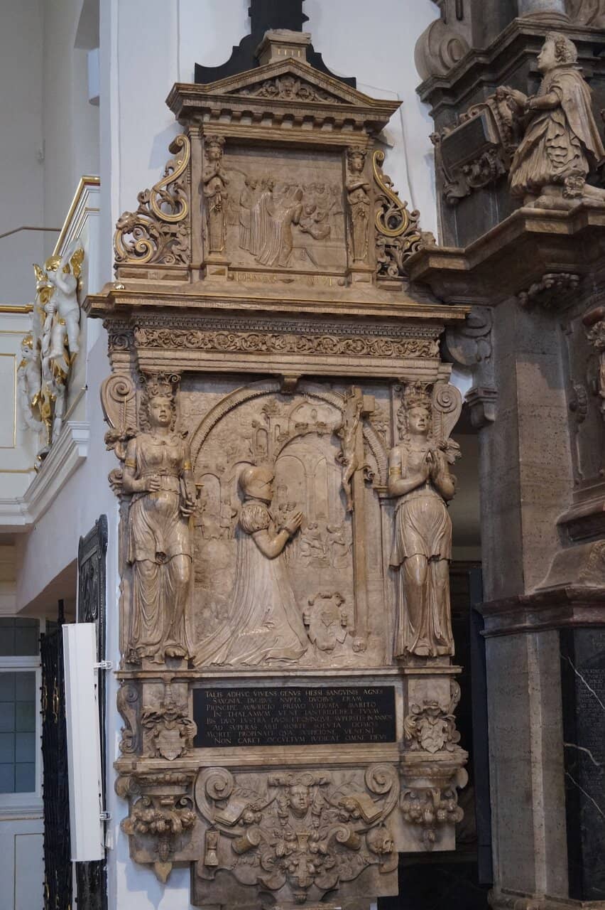 Impressive City Church Architecture