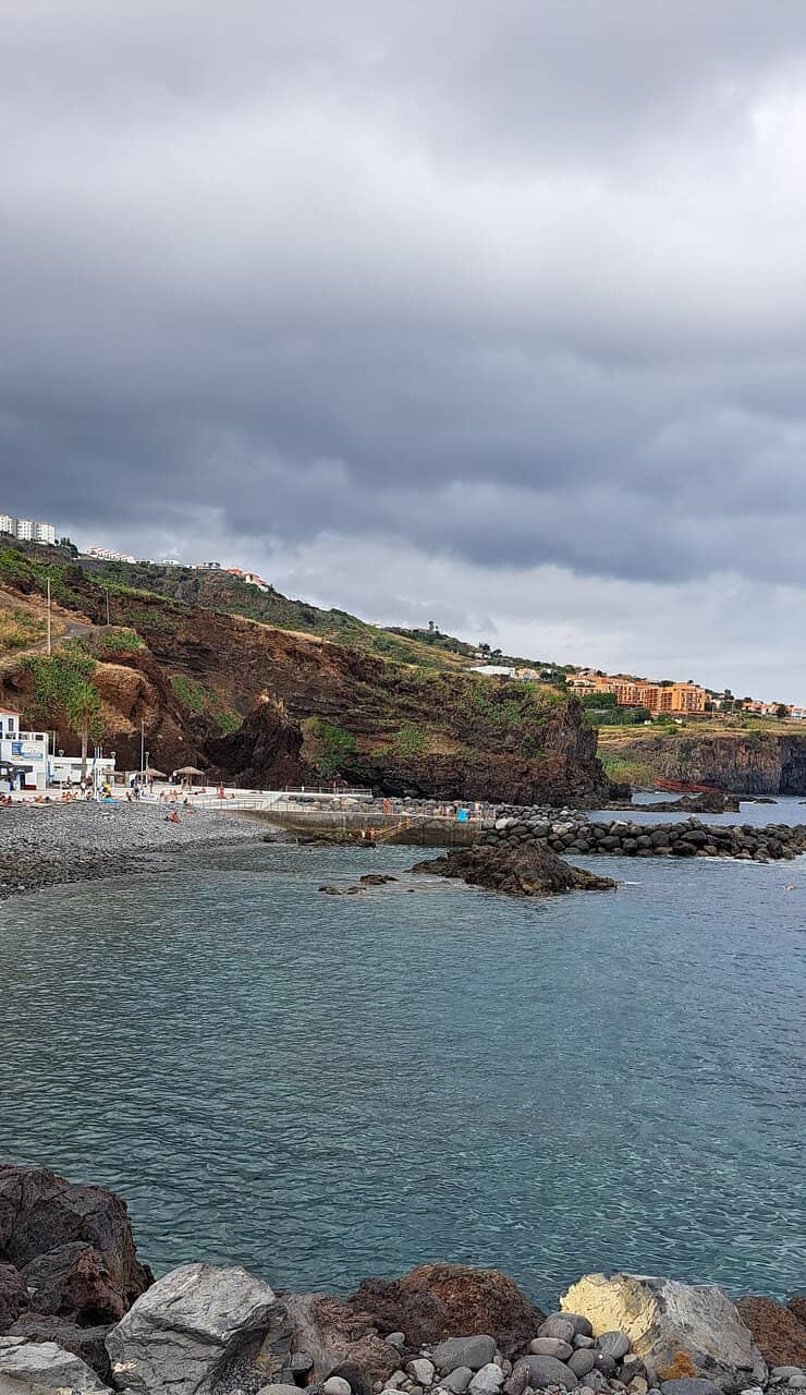 Adjacent Natural Pools & Beach