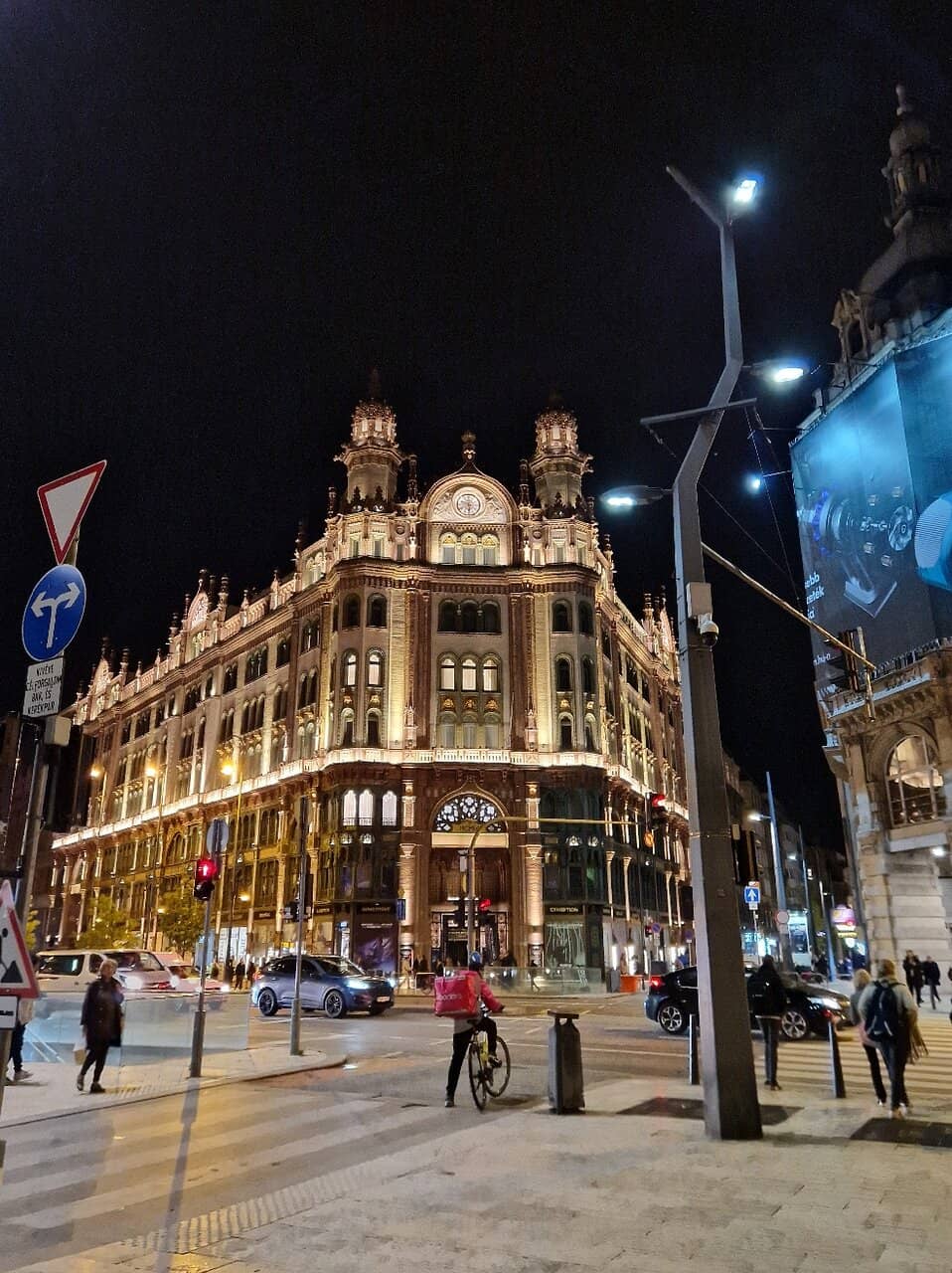 The Cafe & Restaurant