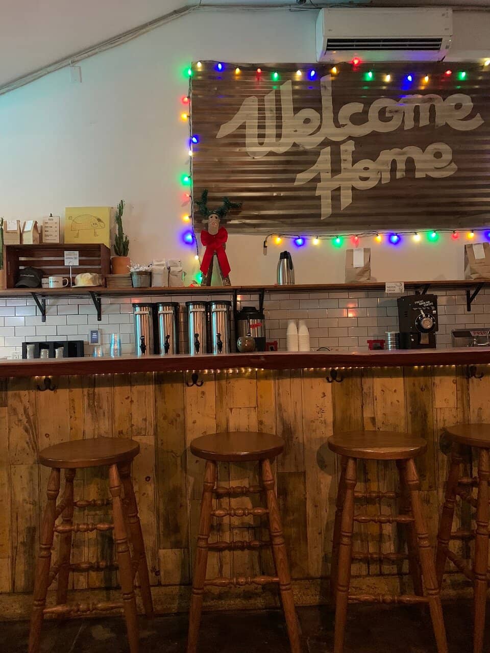 Cozy Atmosphere & Friendly Vibe