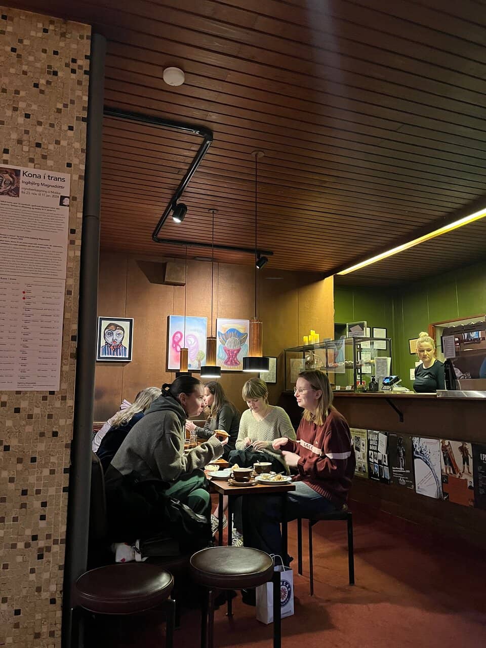 Cozy Art Deco Ambiance