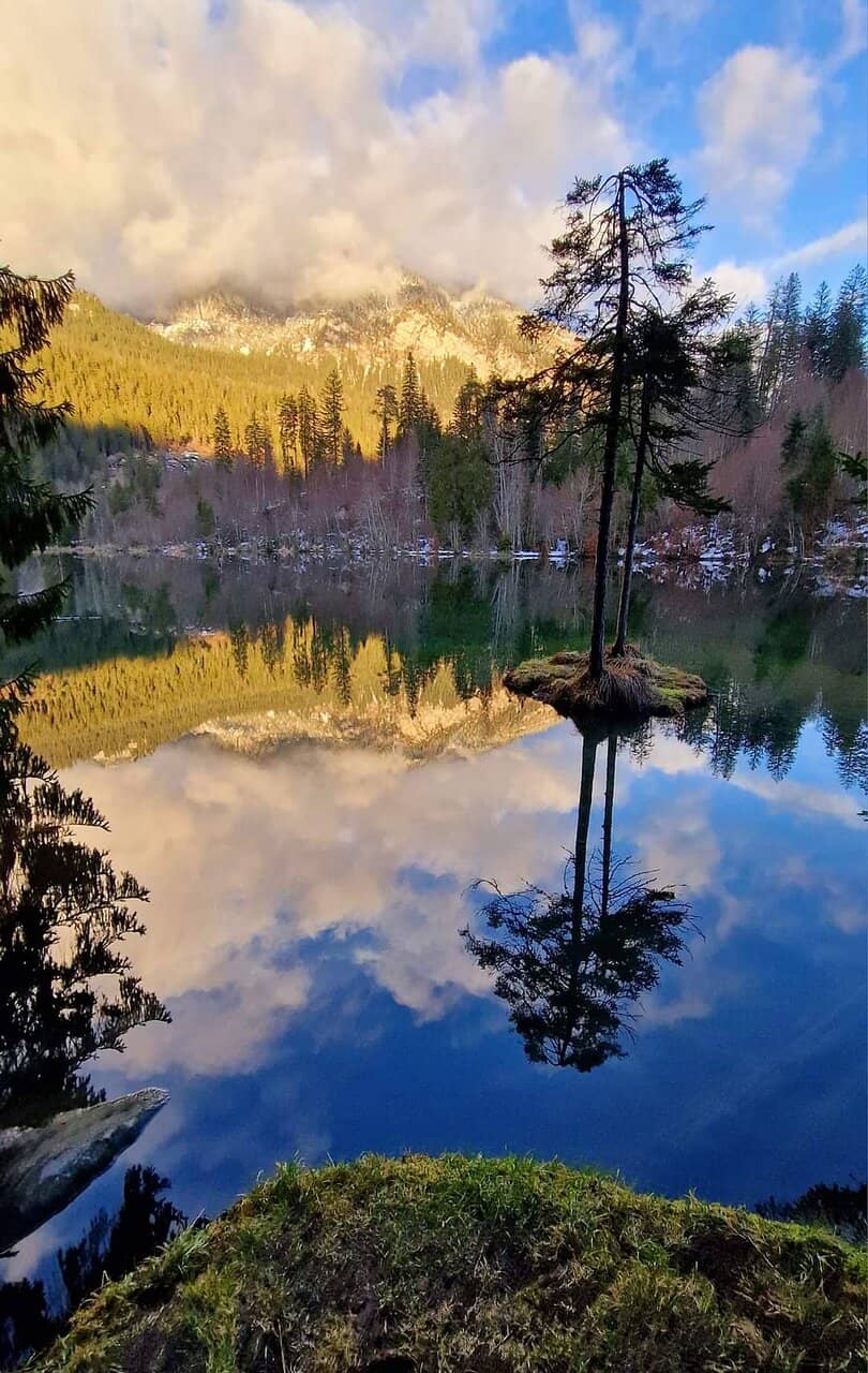 The Iconic Jetty and Raft