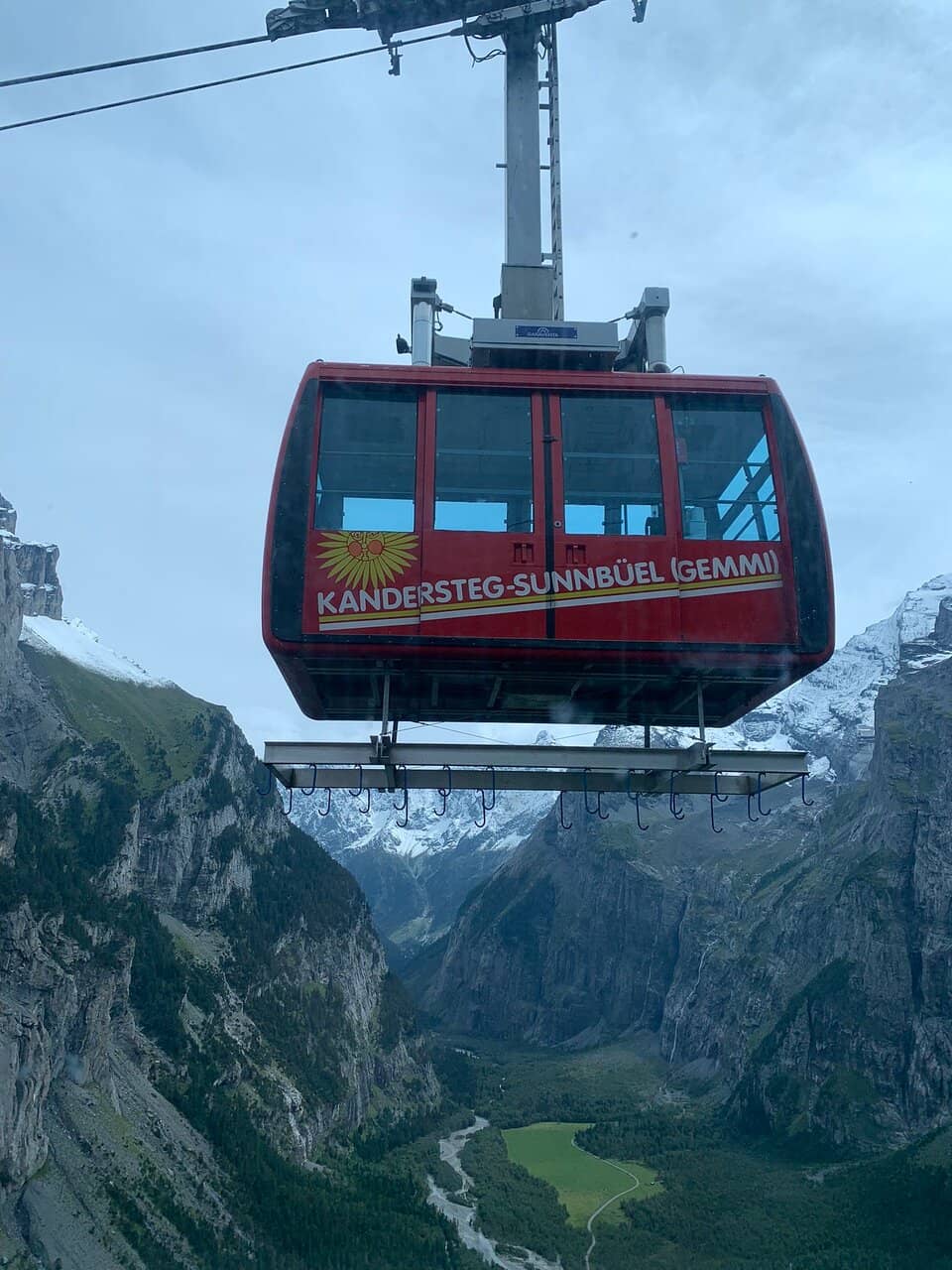 Hike to Daubensee Lake