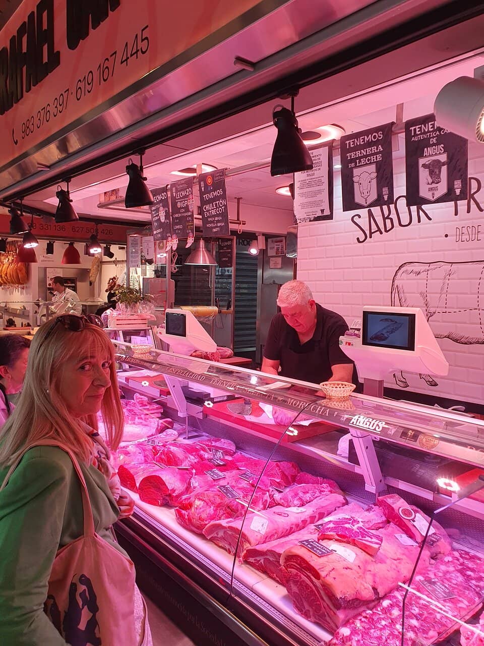 Seafood & Meat Counters