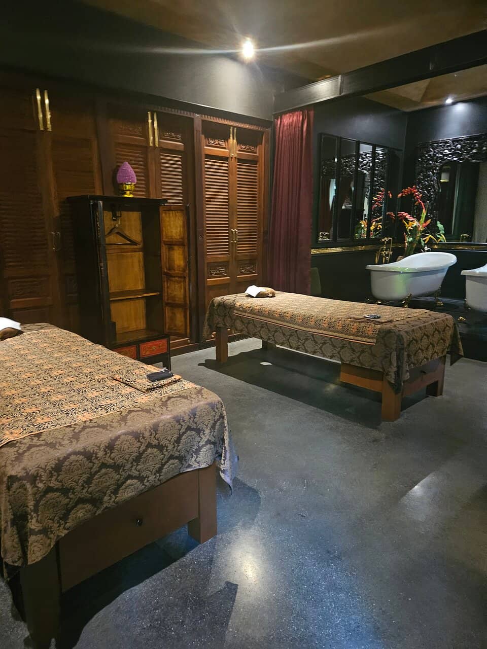 Serene Lobby and Ambiance