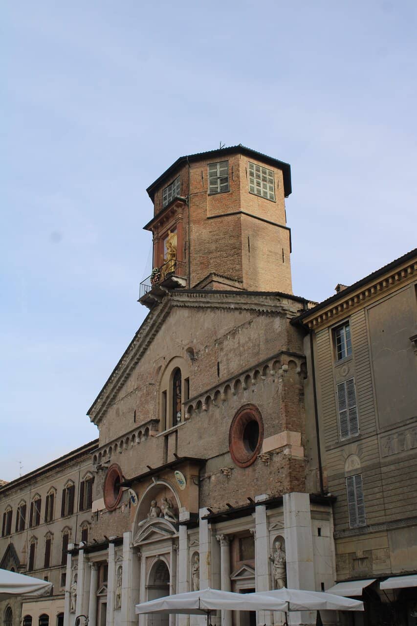 Vertical photo