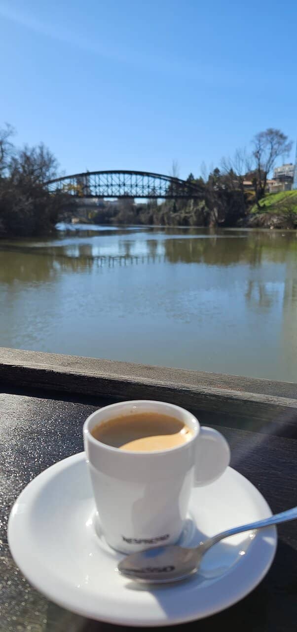 Riverside Cafes and Relaxation Spots