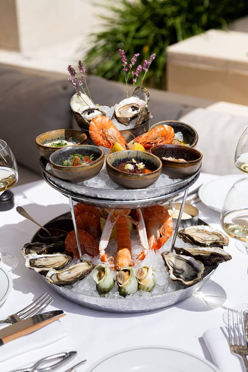 Elegant 1930s Glamour