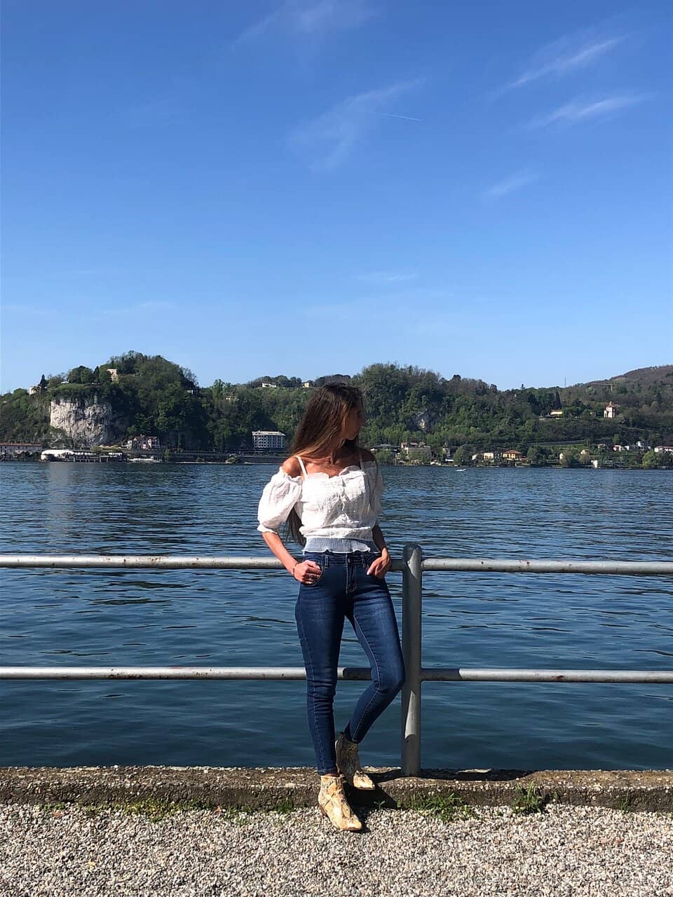 Lakeside Dining & Bars