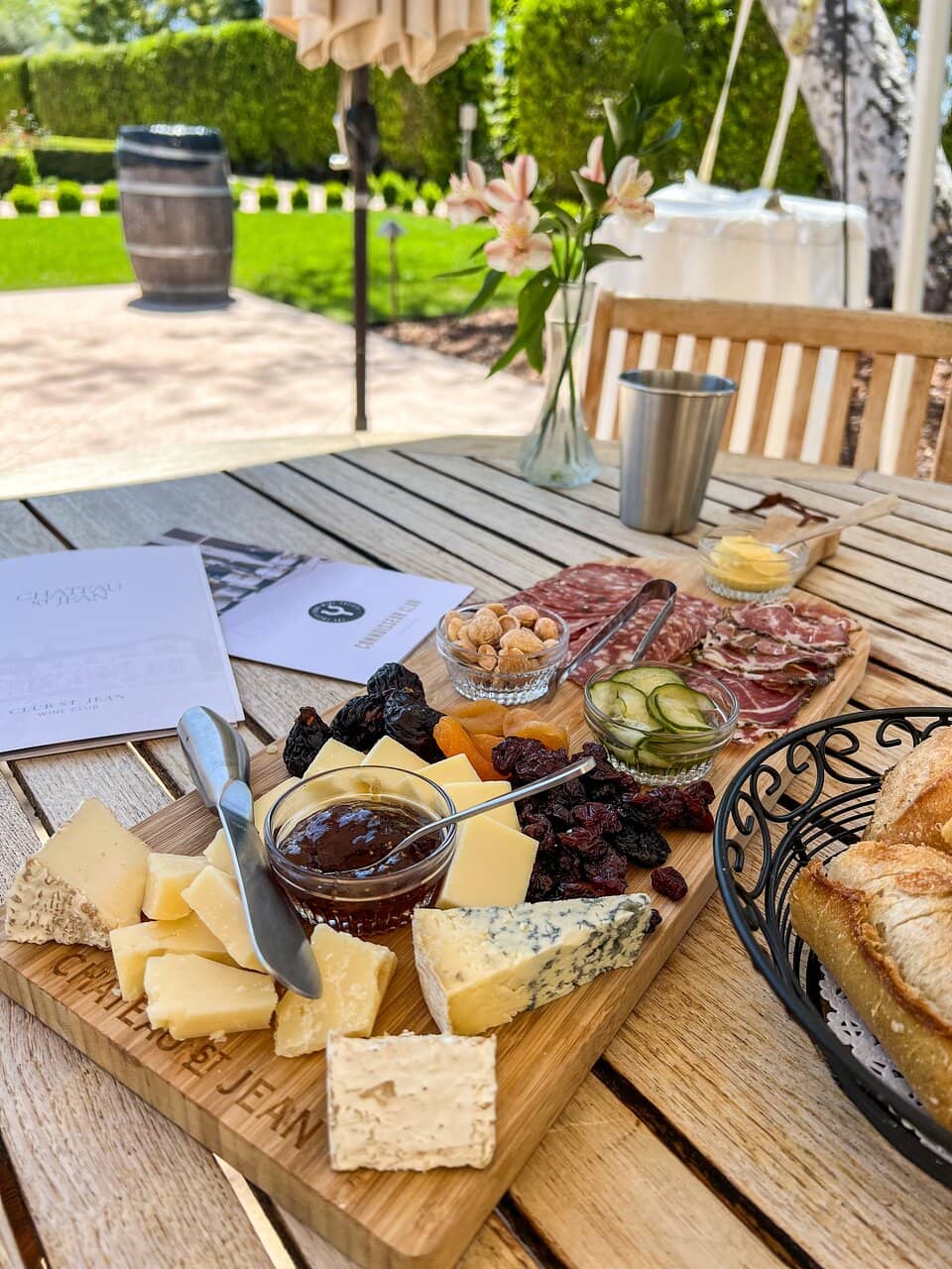 Lush Gardens and Grounds