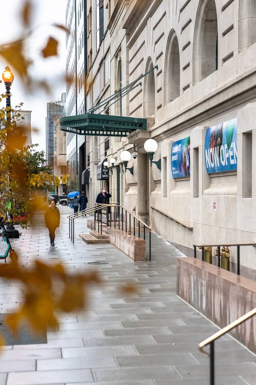 Frida Kahlo's 'The Two Fridas'