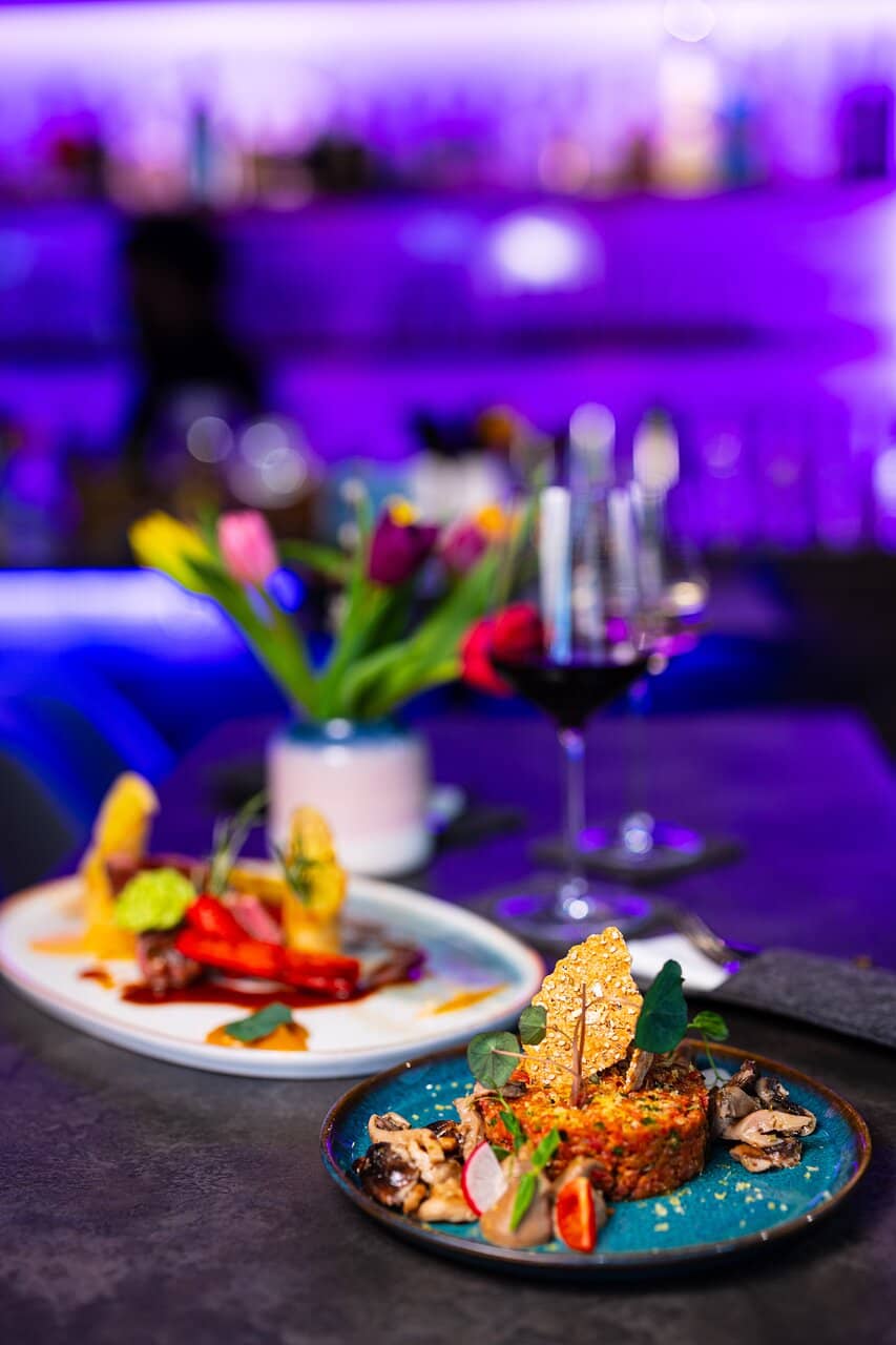 Cozy Alpine Lodge Ambiance