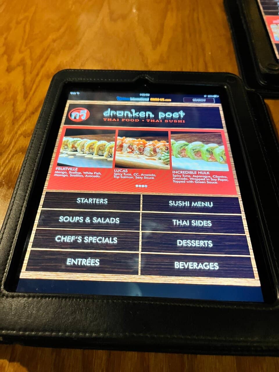 Warm & Artistic Ambiance