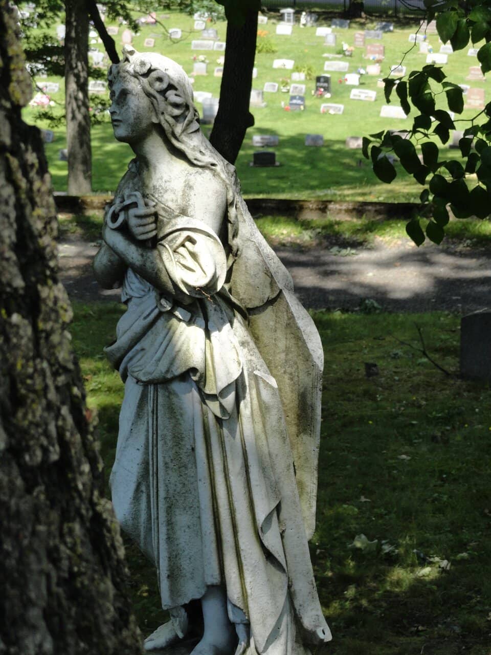 Woodlawn National Cemetery