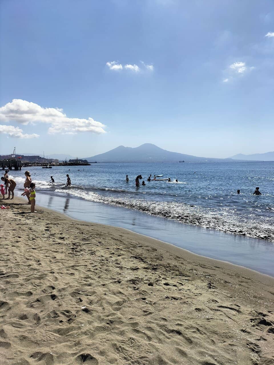 Elegant Beach Club Vibe