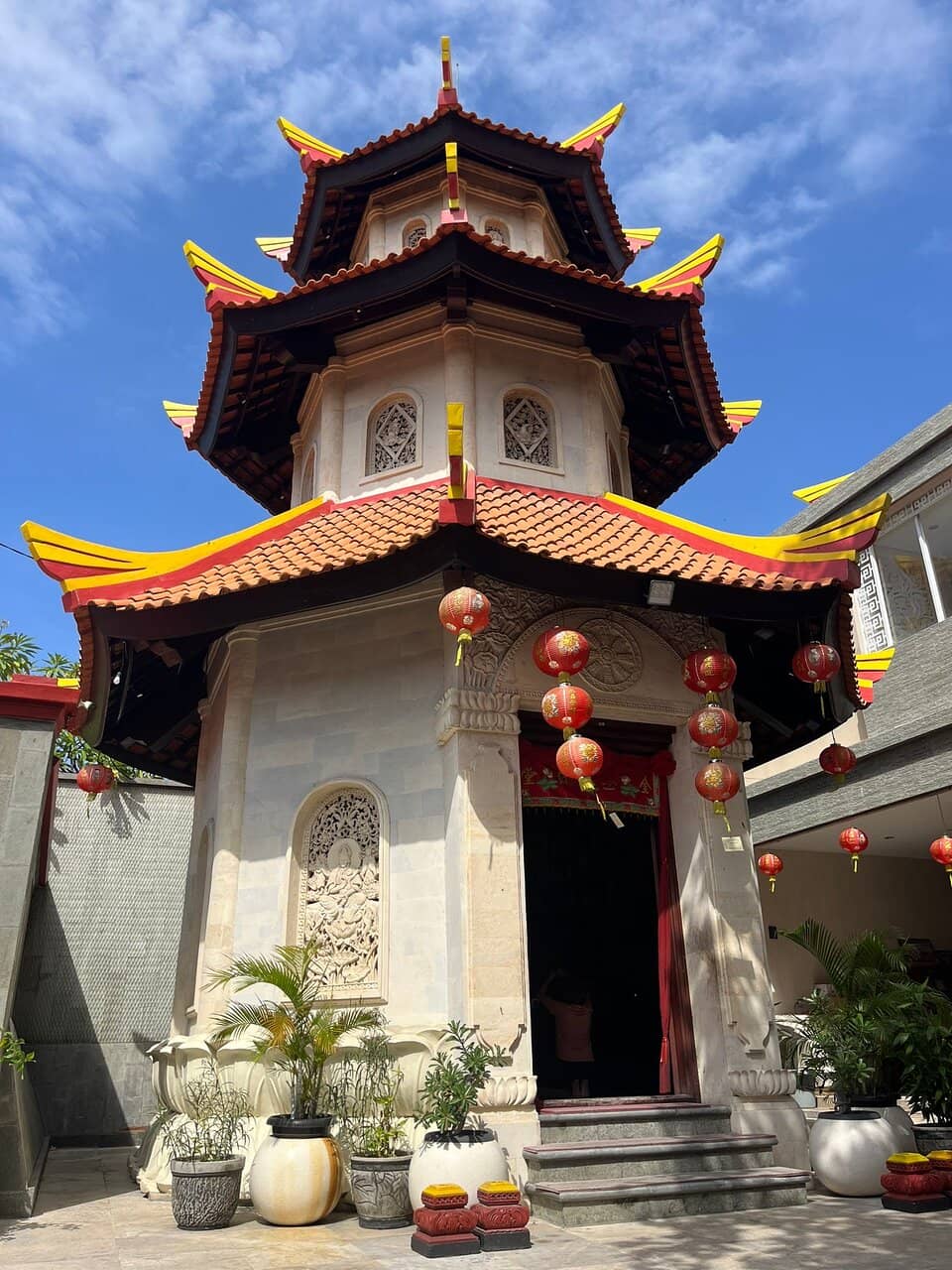 Vibrant Balinese-Chinese Architecture