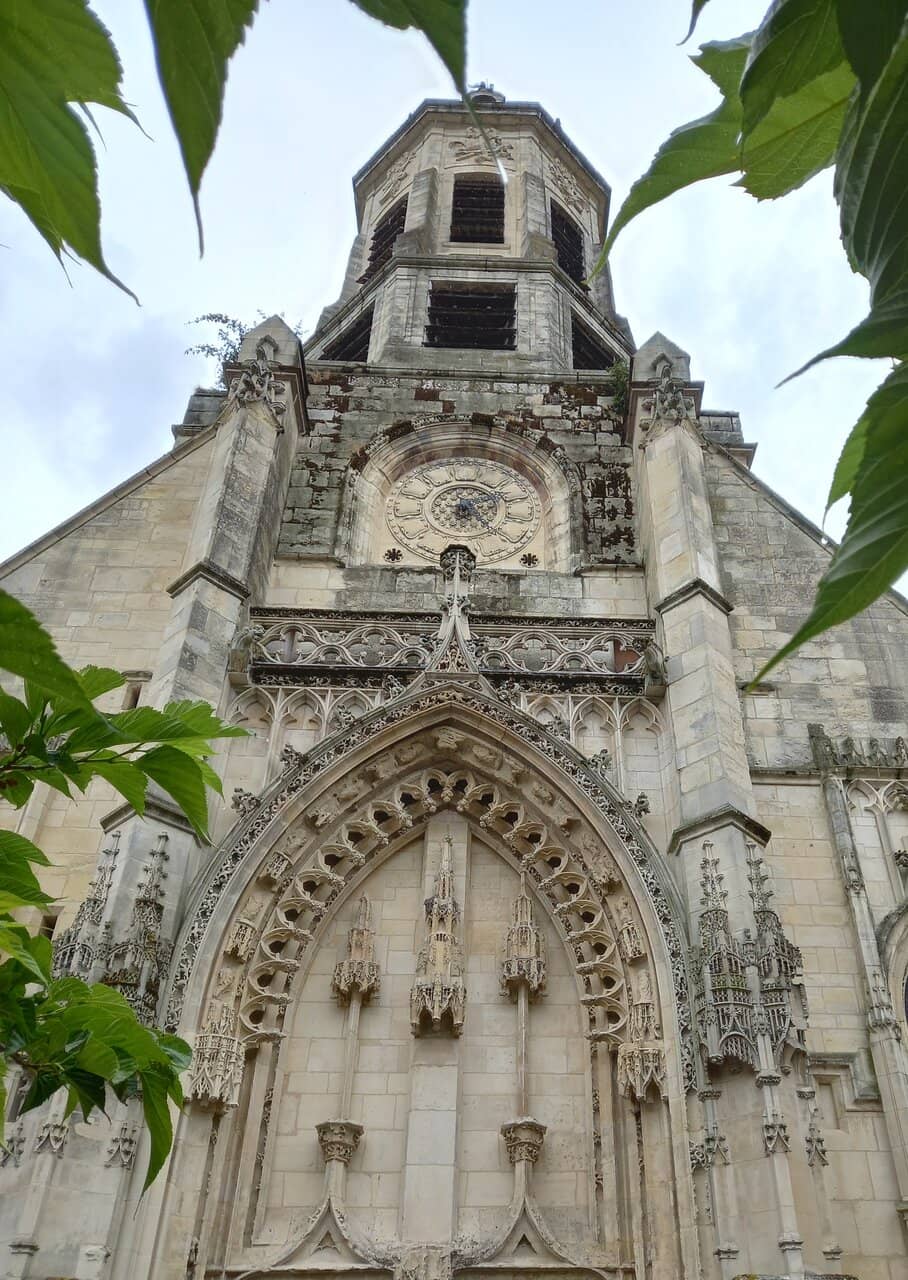 Intricate Wall Paintings