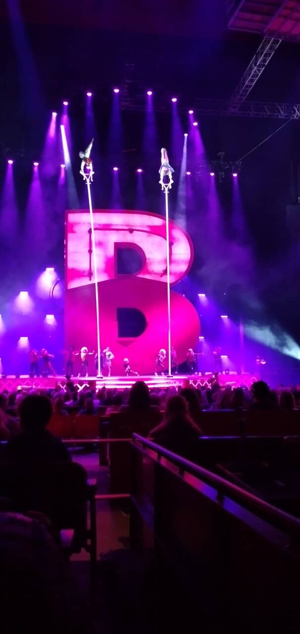 Water Fountain Spectacle