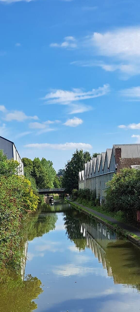 Canal-side Refreshments