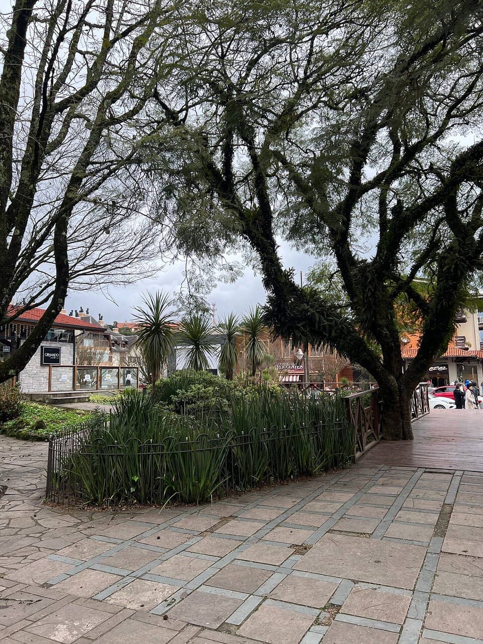 Rua Coberta Adjacent