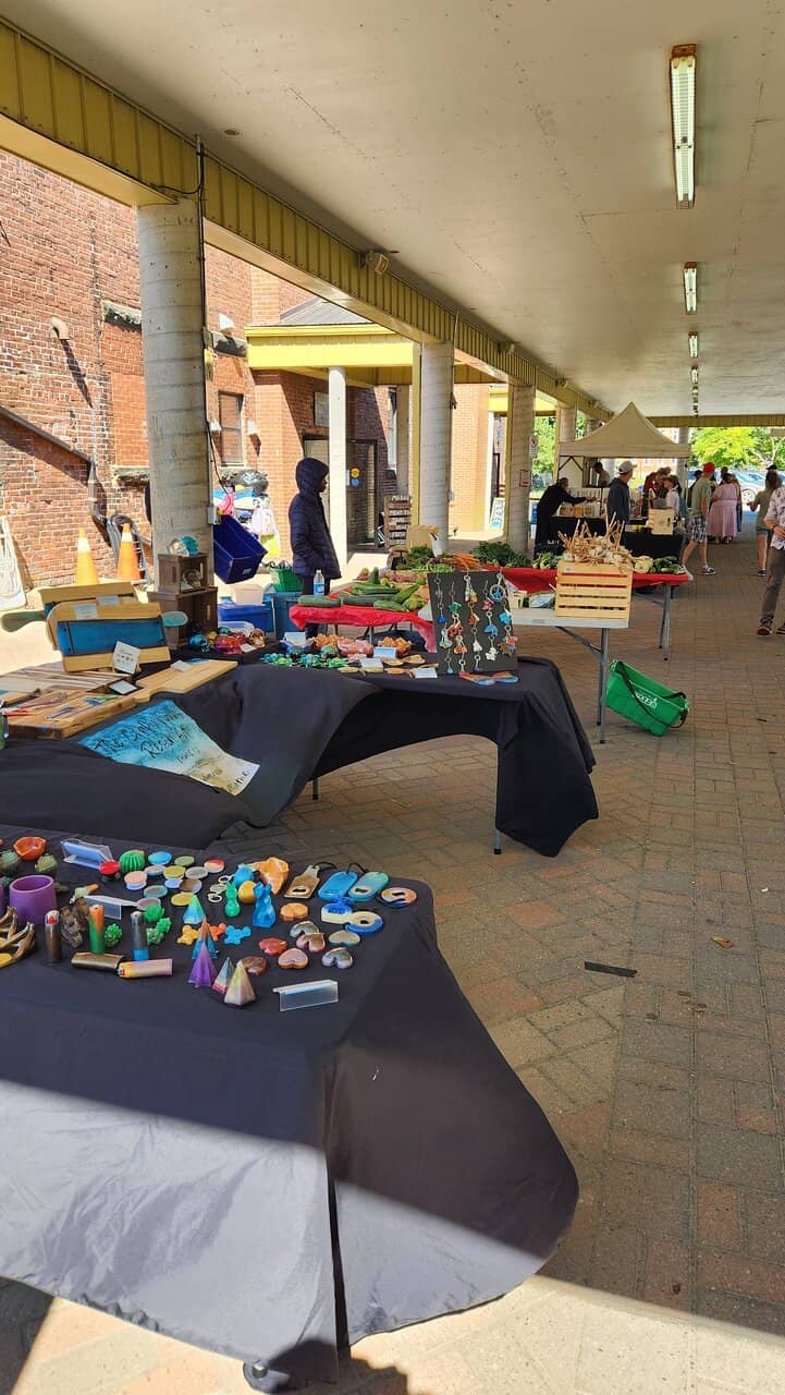 Fresh Produce & Baked Goods