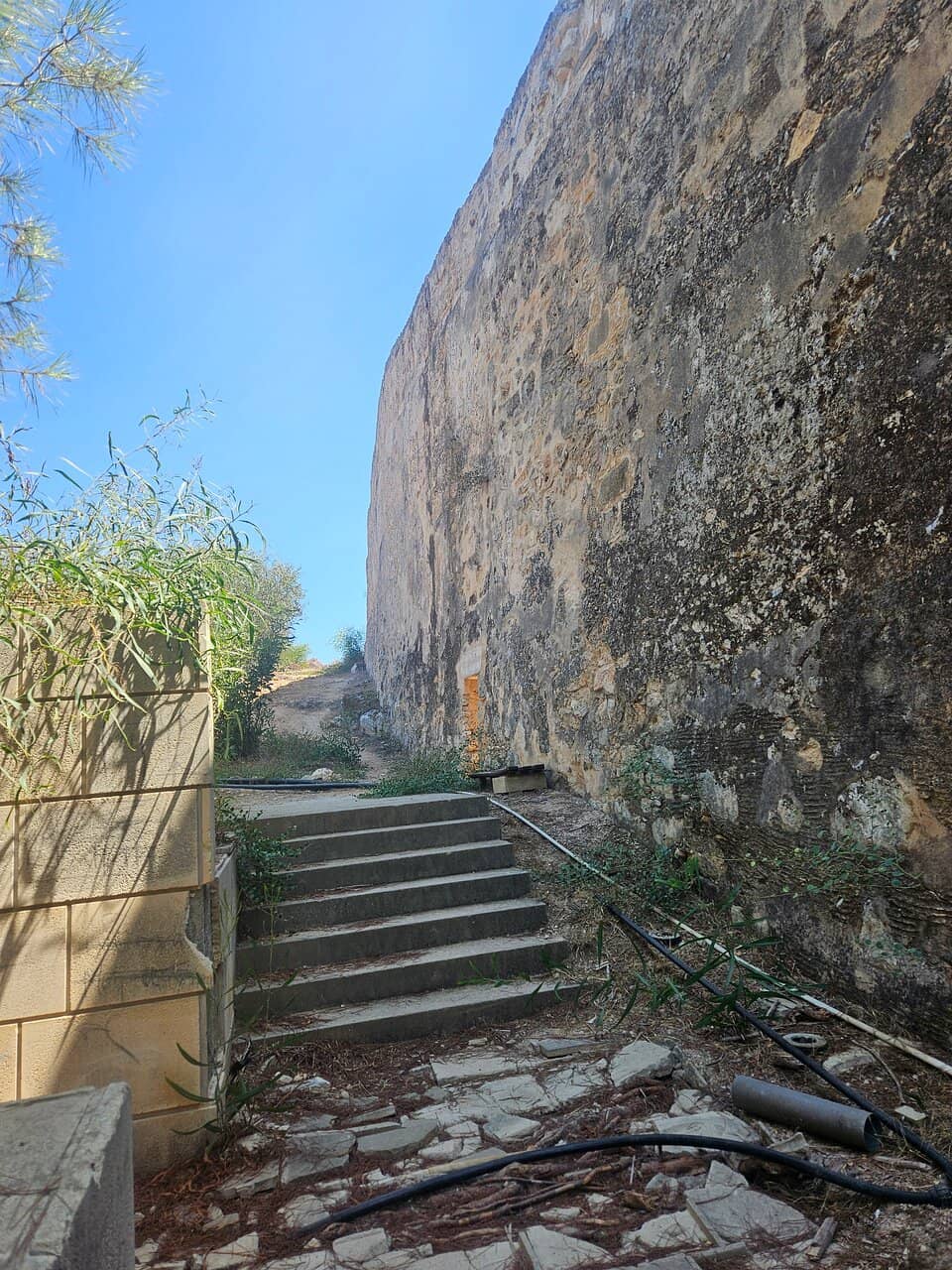 Scenic 1.3 km Footpath