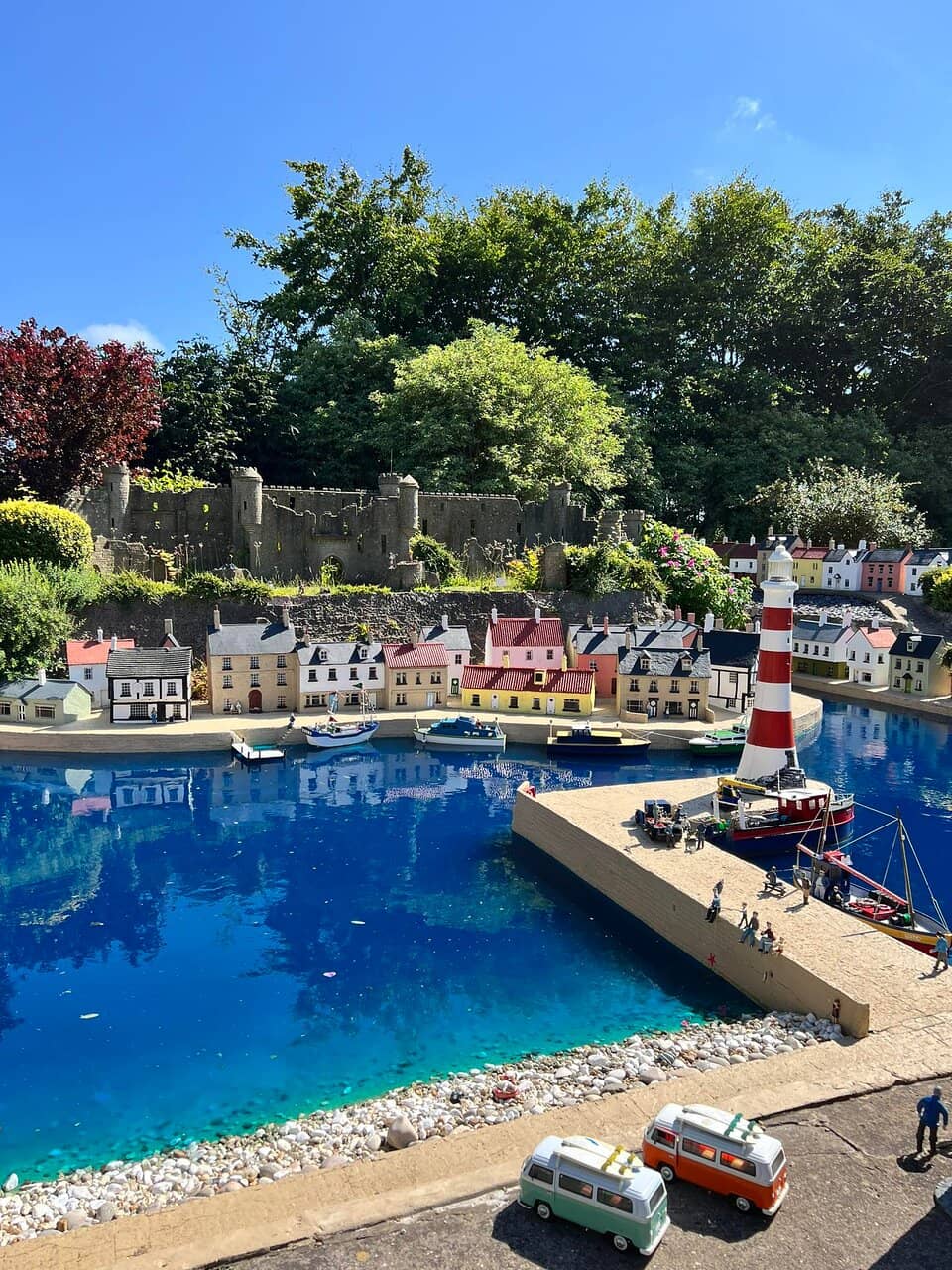 Intricate Miniature Worlds