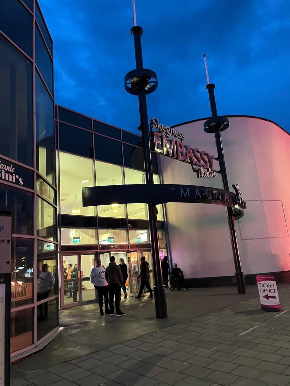 Live Music & Tribute Acts