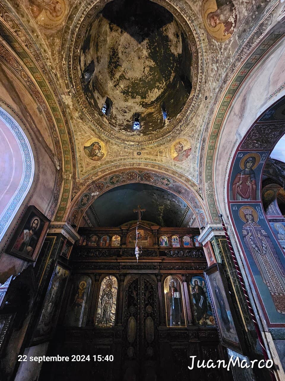 Ermou Street's Historic Oasis