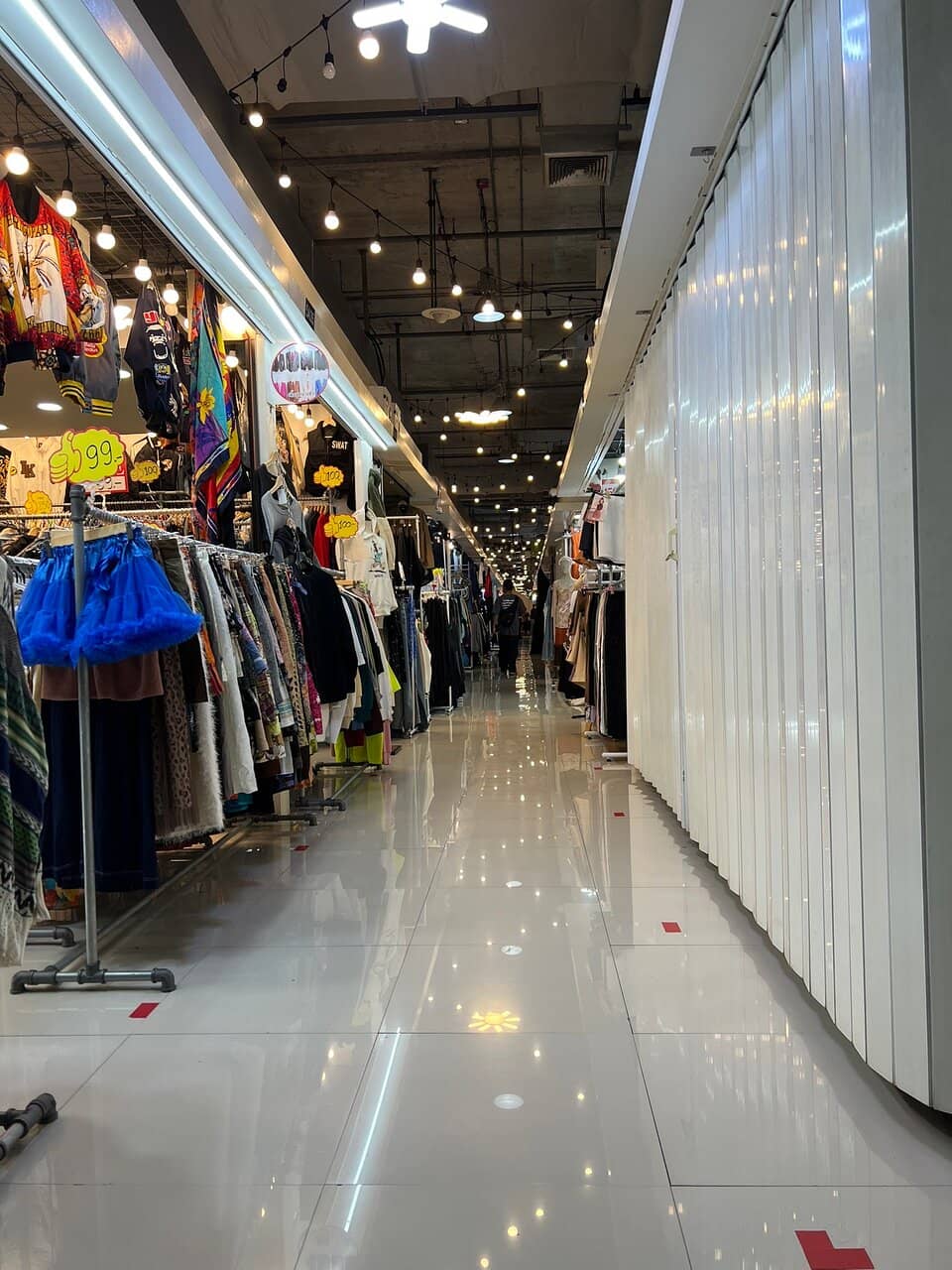 Streetwear & Y2K Fashion