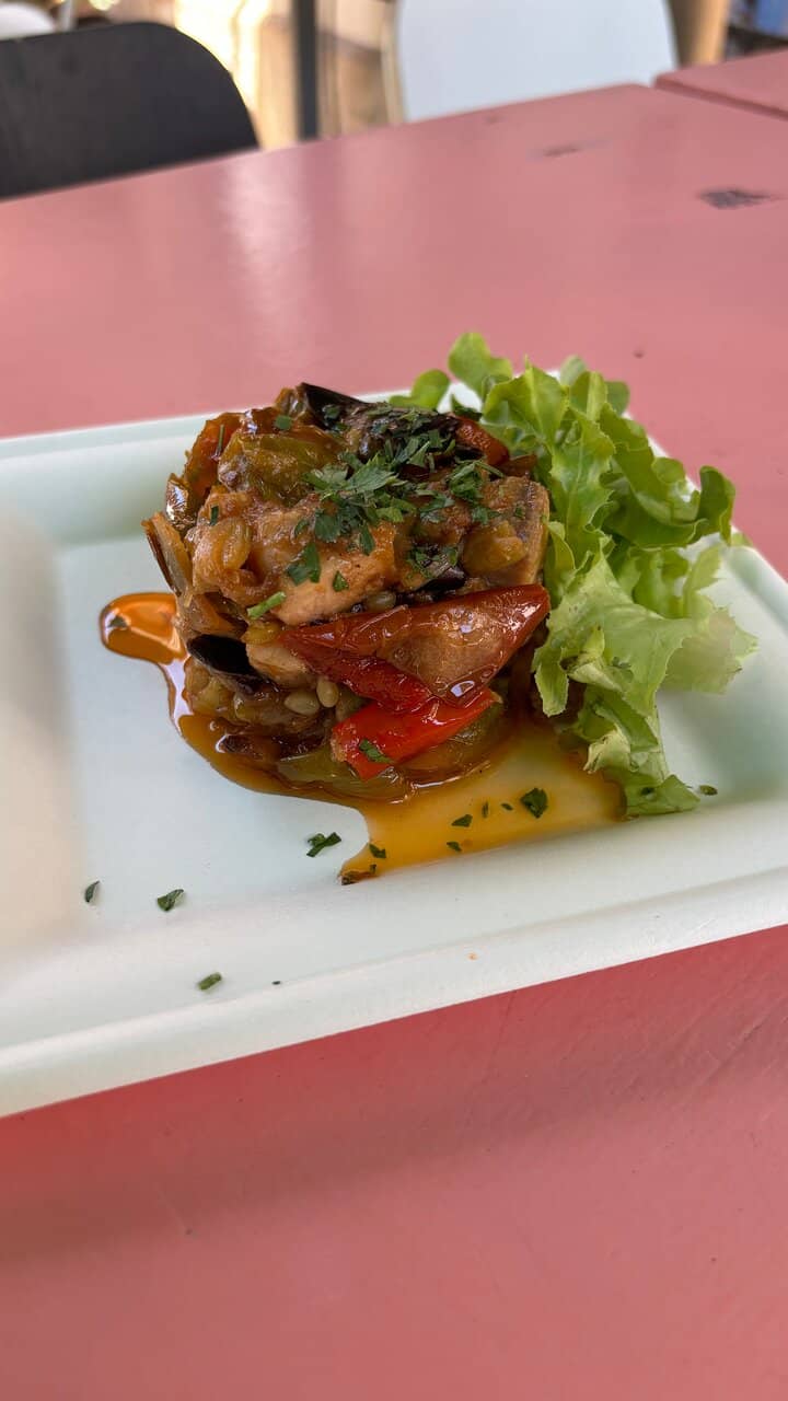 Trendy Market Atmosphere