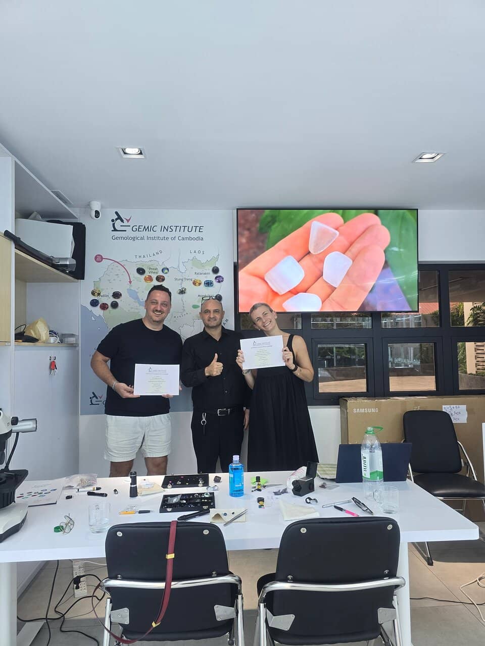 Gemstone Faceting Demonstrations