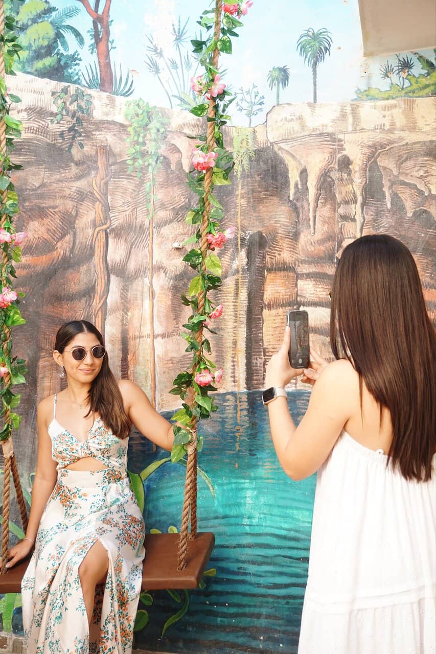 Surrounding Restaurants