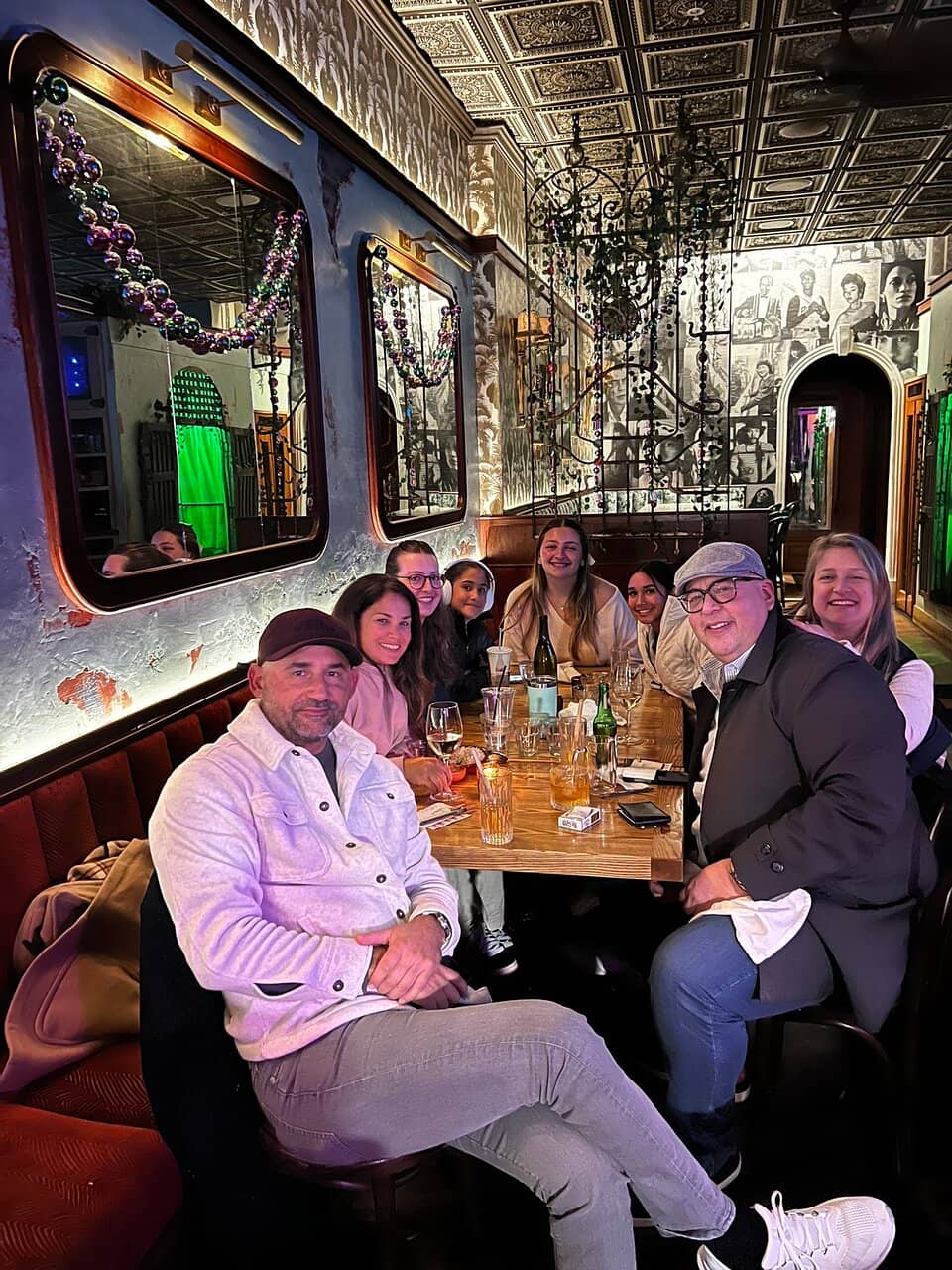 Trendy & Vibrant Atmosphere