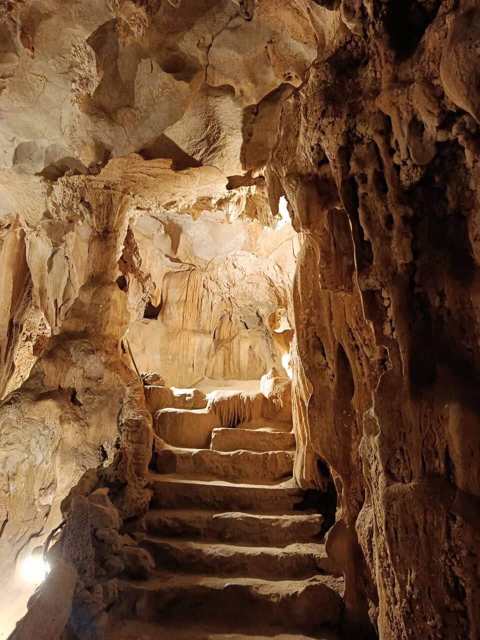 Thien Canh Son Cave