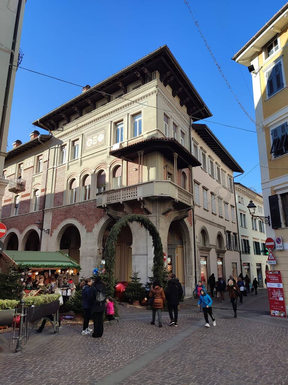 Cobblestone Streets & Frescoes