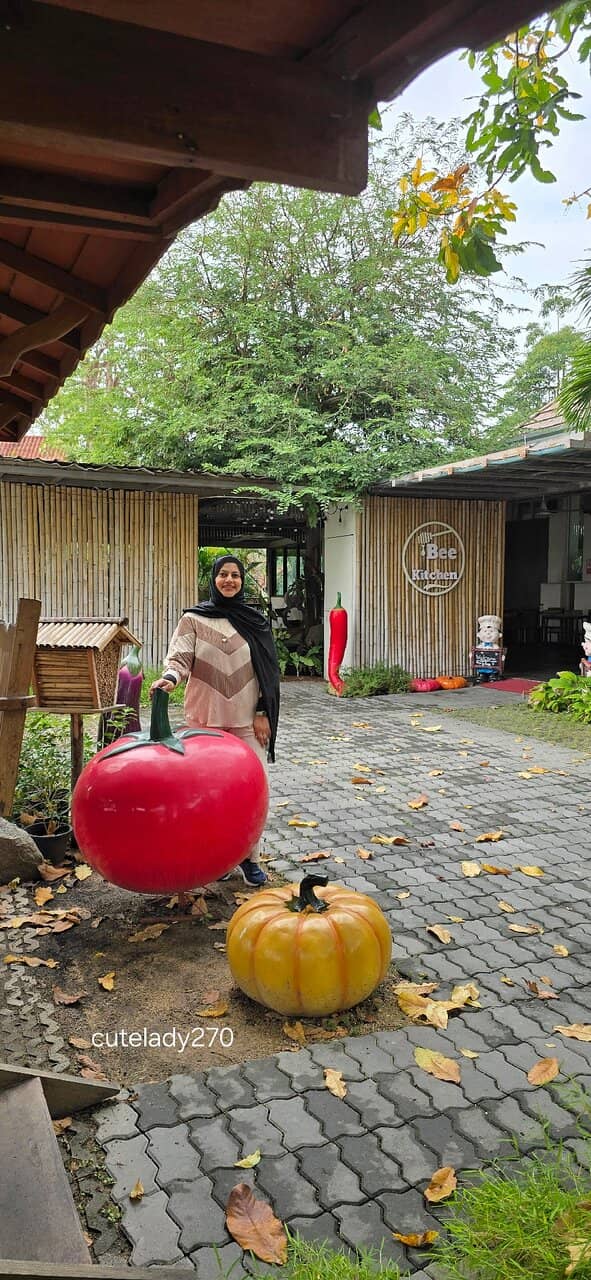 Educational Bee Farm Tour