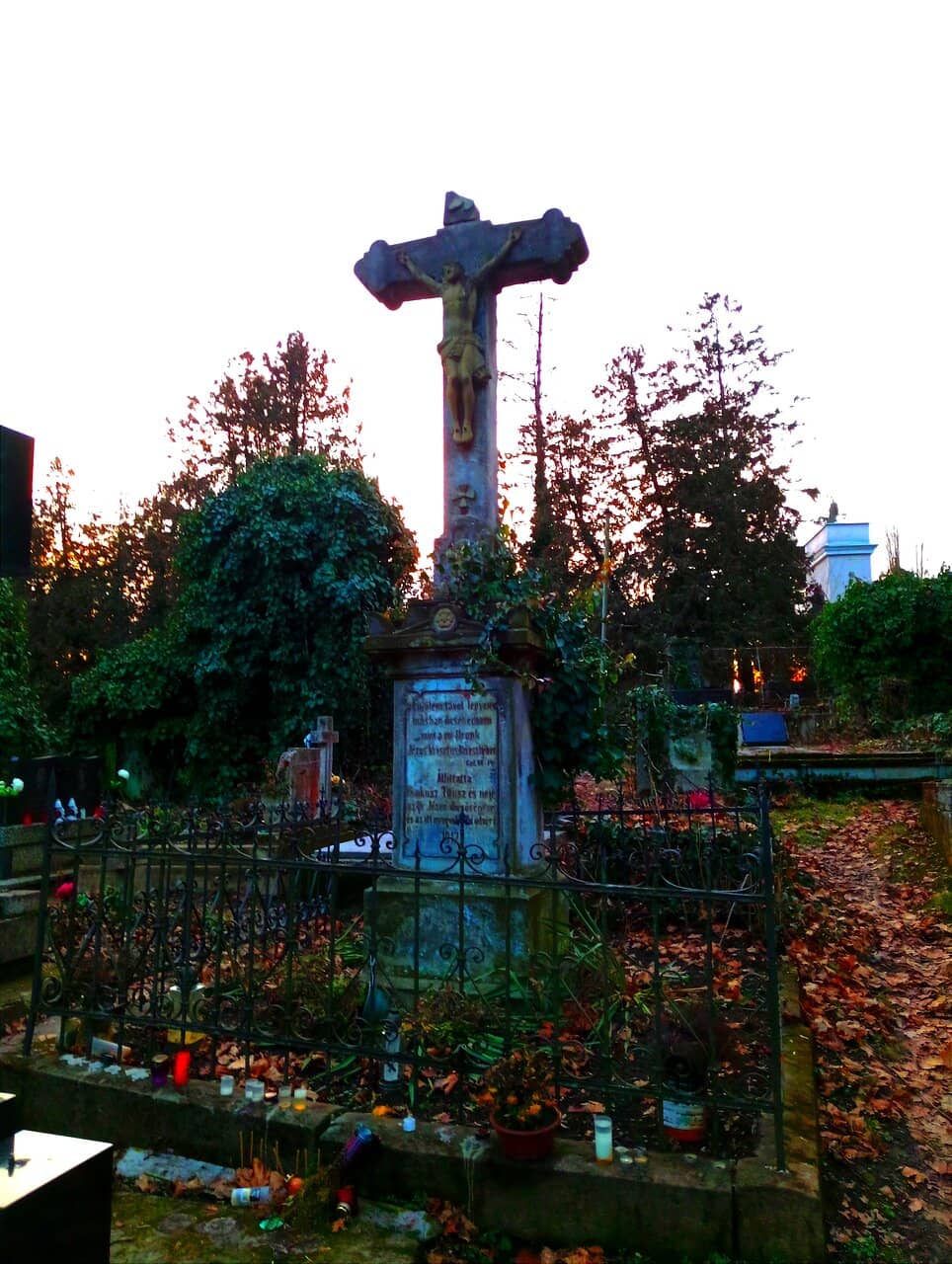 Sculptural Tombs